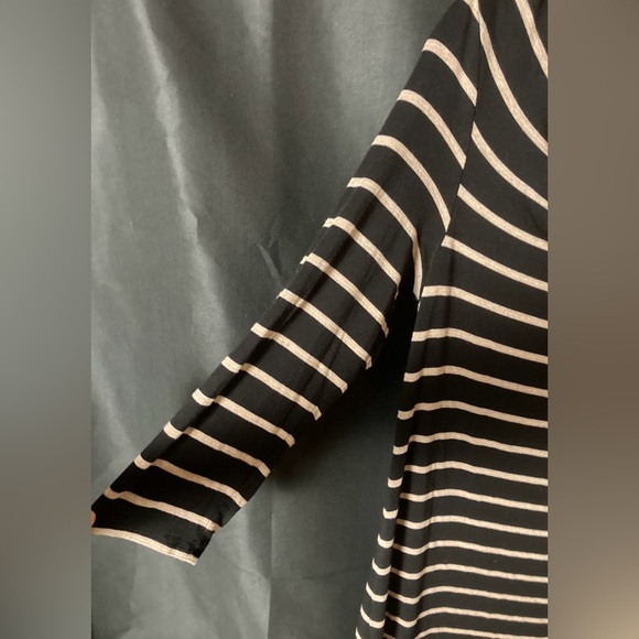 Soma Loungewear Size Medium Black Metallic Gold in Beige Striping Cowl Neck - Picture 5 of 8